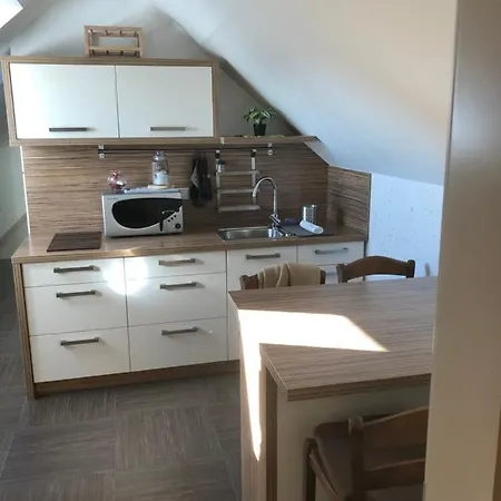 Apartma Ajda *