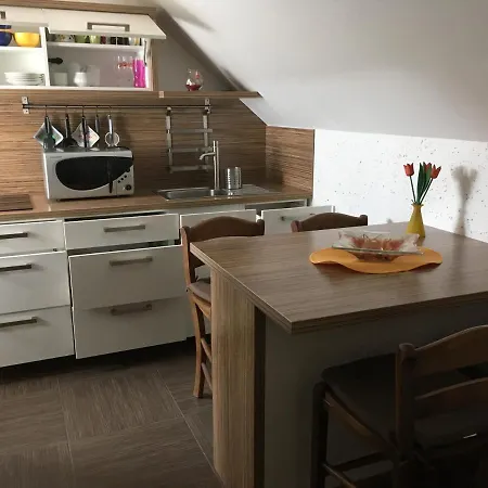 Apartma Ajda *